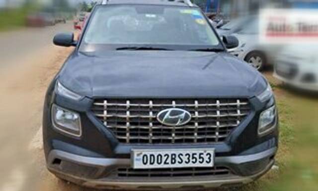 https://images10.gaadi.com/usedcar_image/3696212/original/img3696212__replace_img_65698ba55cacf_1701415845.png?imwidth=6400