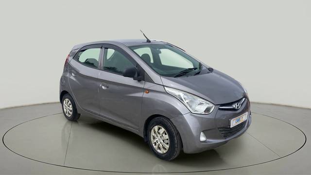 https://images10.gaadi.com/usedcar_image/3696224/original/slot__1-7-Exterior-12863657744-71202c6a7de64a9a89cf6e38056695b5-Exterior-7.jpg?imwidth=6400