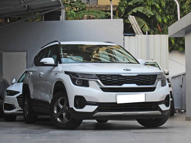 https://images10.gaadi.com/usedcar_image/3696238/original/processed_img2925530__usedcar_1_92171701350269_1701350275.jpg?imwidth=6400