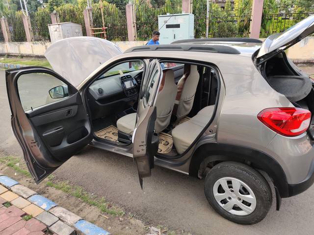 https://images10.gaadi.com/usedcar_image/3696262/original/processed_img2925542__usedcar_img_20231118_145400_2925542_1701416258.jpg?imwidth=6402