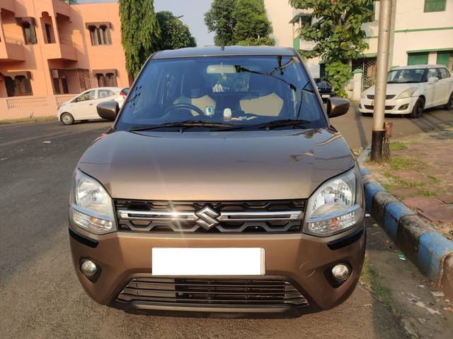 https://images10.gaadi.com/usedcar_image/3696276/original/processed_img2925554__usedcar_img_20231009_160133_2925554_1701416406.jpg?imwidth=6400