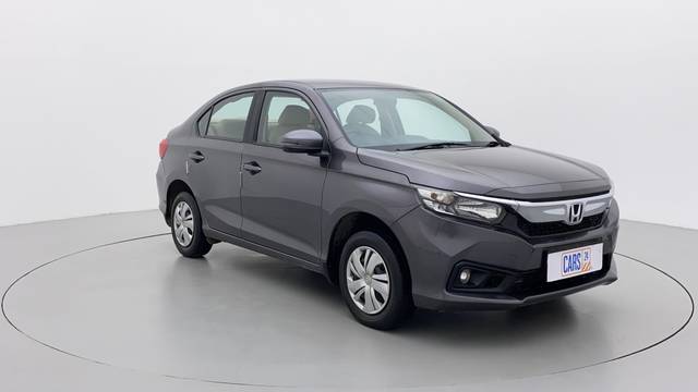 https://images10.gaadi.com/usedcar_image/3696318/original/b504a398-73eb-4524-b753-2d4cbb95cf97__45.jpg?imwidth=6400