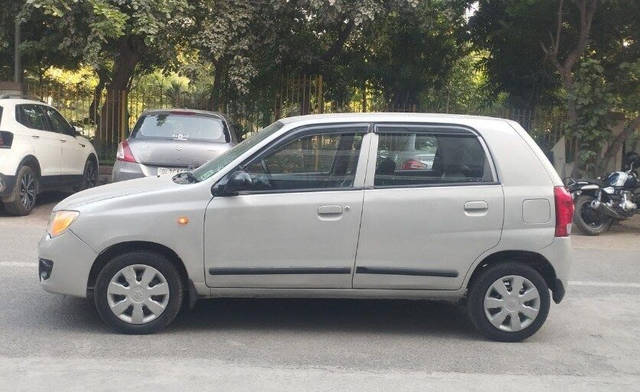 https://images10.gaadi.com/usedcar_image/3696323/original/processed_img2925587__used_car_2925587_1701352726.png?imwidth=6402