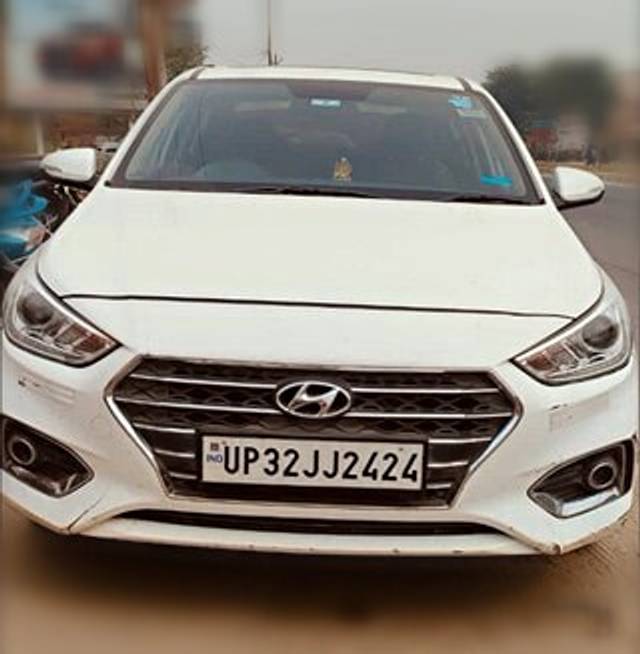 https://images10.gaadi.com/usedcar_image/3696345/original/img3696345__replace_img_6569a373aef46_1701421939.png?imwidth=6400