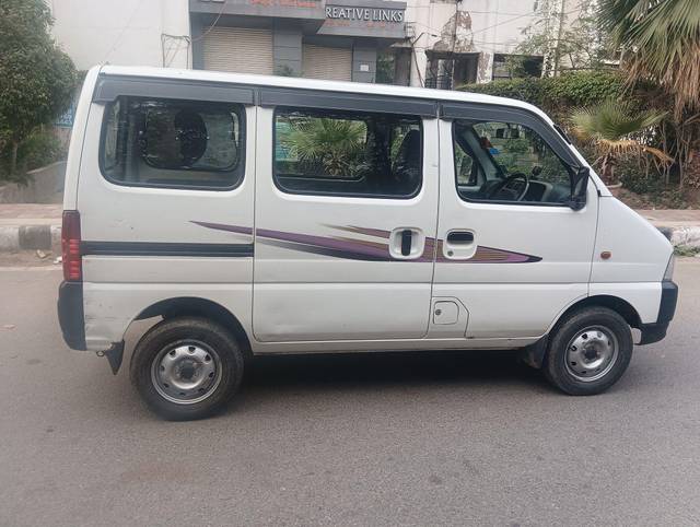 https://images10.gaadi.com/usedcar_image/3696388/original/processed_img2925614__used_car_2925614_1701355747.jpg?imwidth=6402
