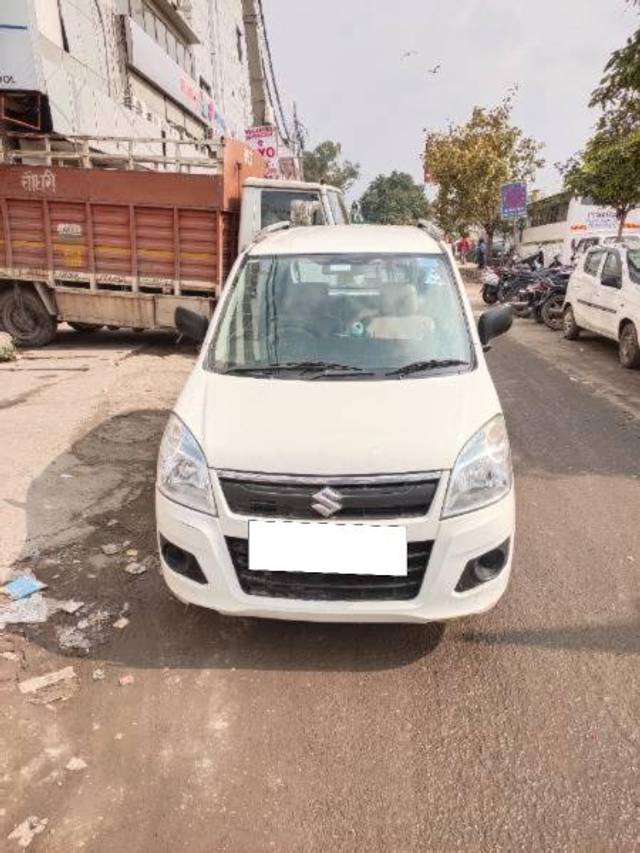 https://images10.gaadi.com/usedcar_image/3696392/original/processed_4d69f400-58f9-4943-a829-5eb191f4a603.jpg?imwidth=6400