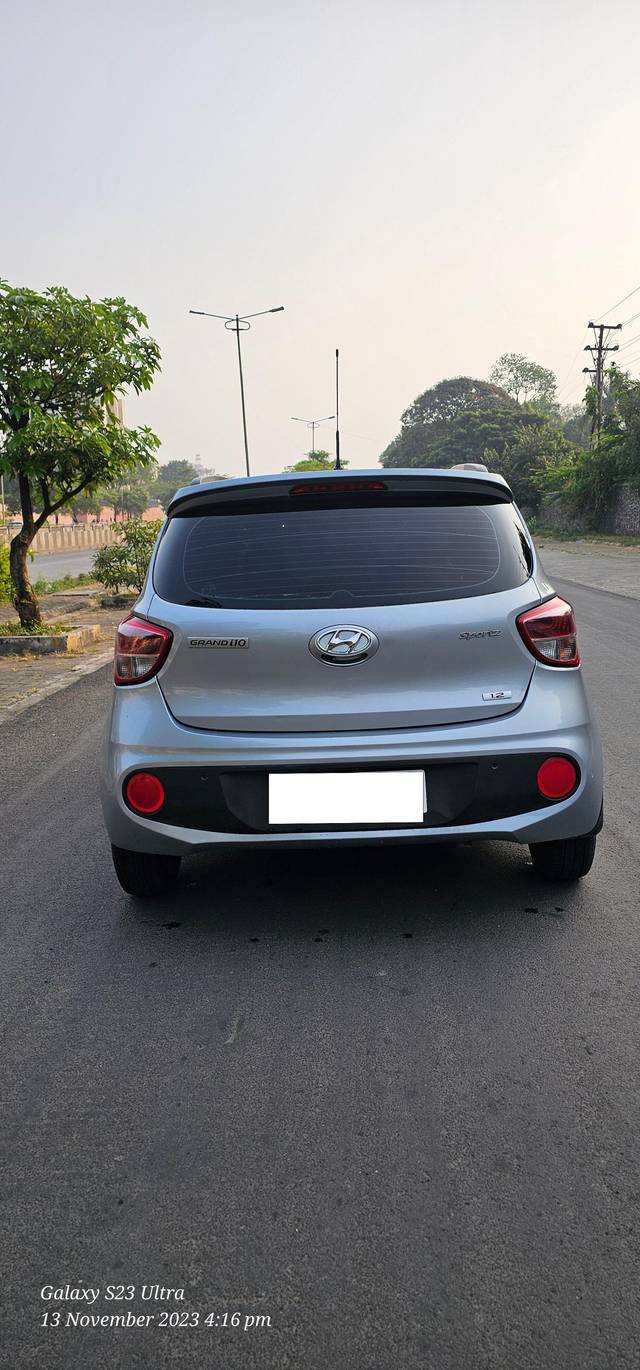 https://images10.gaadi.com/usedcar_image/3696435/original/processed_img2925627__used_car_2925627_1701357650.jpg?imwidth=6402
