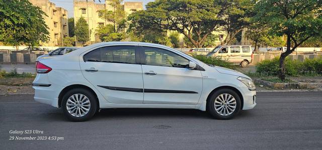 https://images10.gaadi.com/usedcar_image/3696442/original/processed_img2925628__used_car_2925628_1701357966.jpg?imwidth=6401