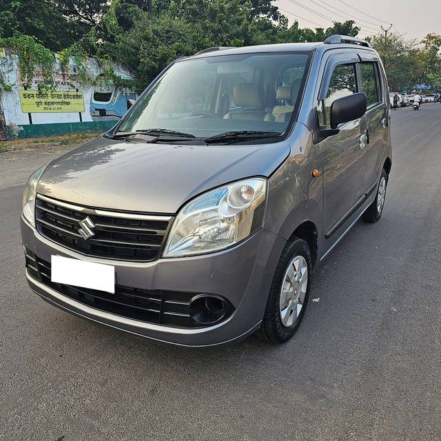https://images10.gaadi.com/usedcar_image/3696449/original/processed_img2925630__used_car_2925630_1701358284.jpg?imwidth=6402