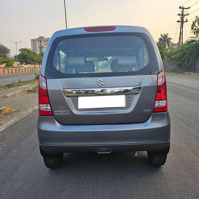 https://images10.gaadi.com/usedcar_image/3696449/original/processed_img2925630__used_car_2925630_1701358321.jpg?imwidth=6401