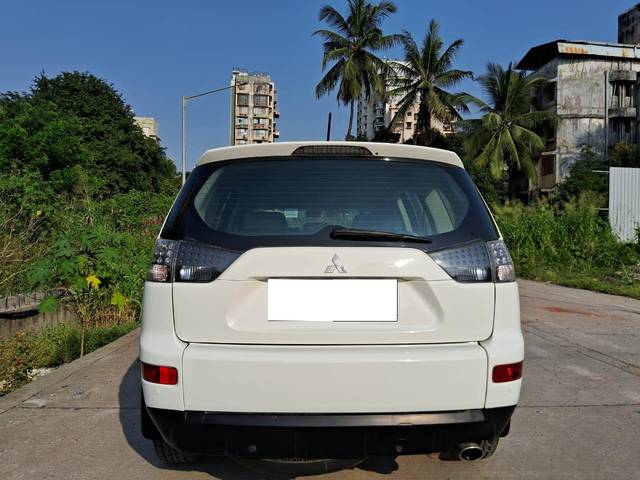 https://images10.gaadi.com/usedcar_image/3696468/original/processed_img2925634__used_car_2925634_1701358906.jpg?imwidth=6402