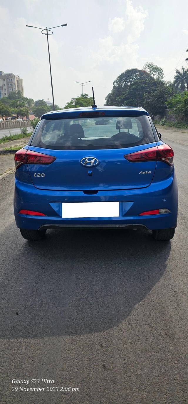 https://images10.gaadi.com/usedcar_image/3696478/original/processed_img2925636__used_car_2925636_1701359331.jpg?imwidth=6402