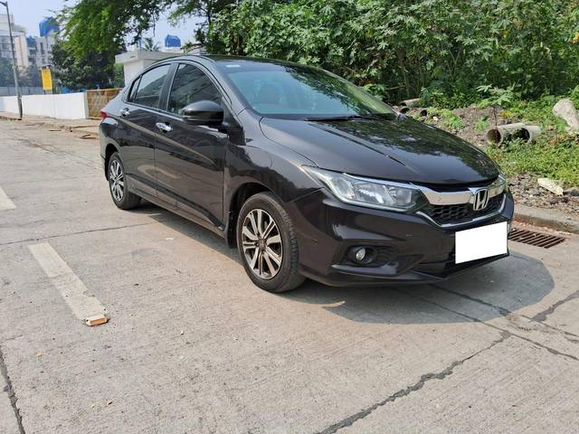 https://images10.gaadi.com/usedcar_image/3696497/original/processed_img2925638__used_car_2925638_1701360276.jpg?imwidth=6400