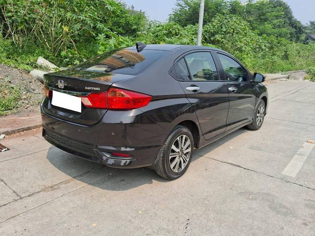 https://images10.gaadi.com/usedcar_image/3696497/original/processed_img2925638__used_car_2925638_1701360293.jpg?imwidth=6402