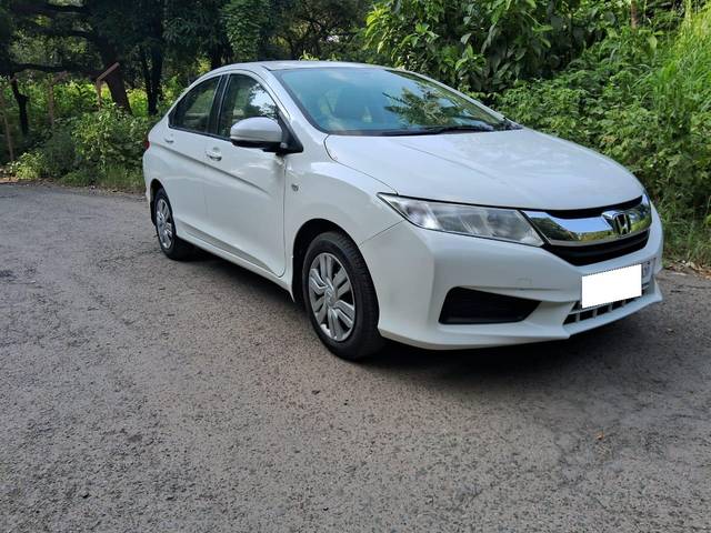 https://images10.gaadi.com/usedcar_image/3696515/original/processed_img2925642__used_car_2925642_1701361016.jpg?imwidth=6400