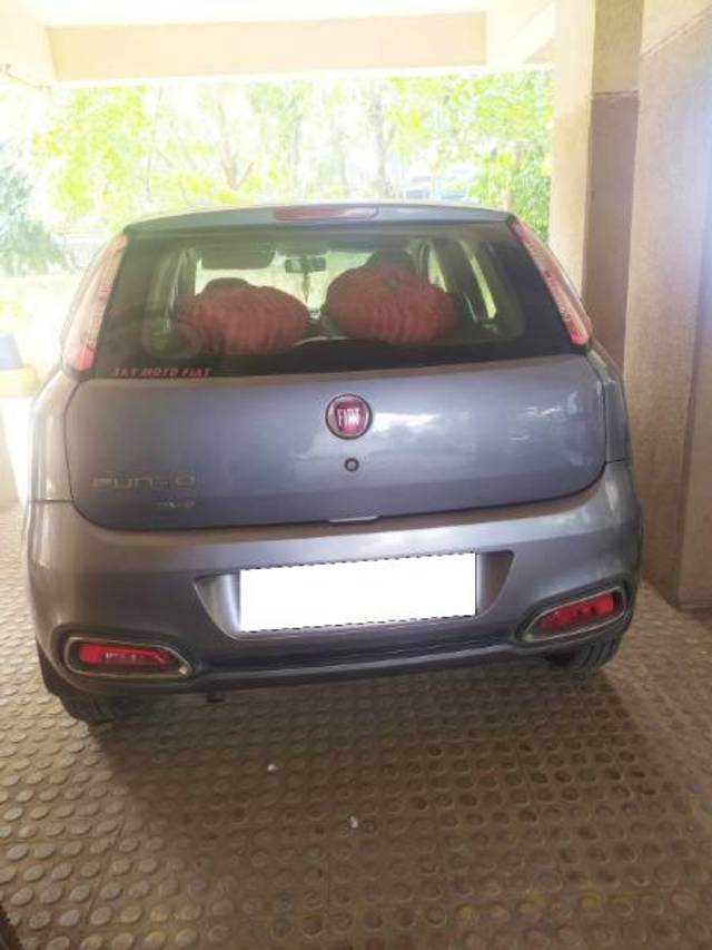 https://images10.gaadi.com/usedcar_image/3696518/original/processed_980e957e-2dda-44c9-ba45-e88e5765aa75.jpg?imwidth=6401