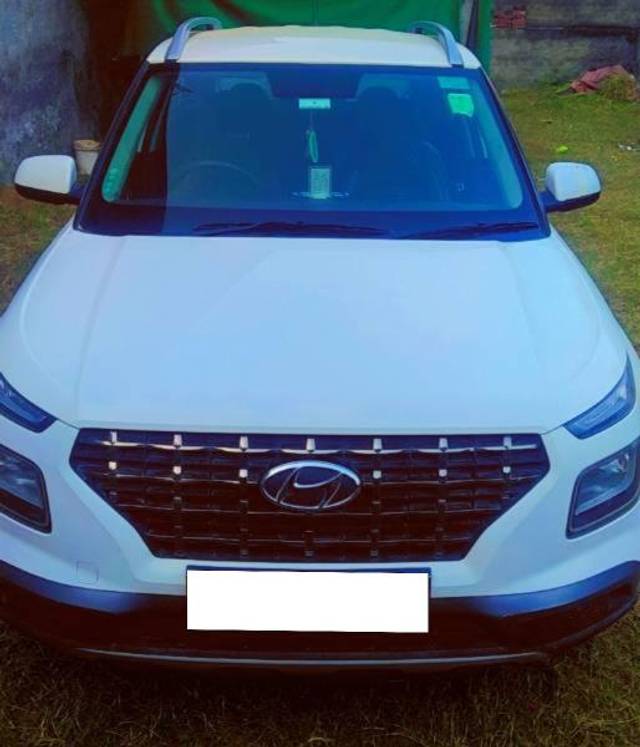 https://images10.gaadi.com/usedcar_image/3696534/original/processed_2e6ee3ec-7e57-472f-8d5a-27102644c4af.jpg?imwidth=6400
