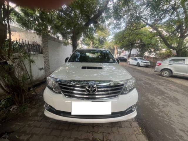 https://images10.gaadi.com/usedcar_image/3696625/original/processed_a99aadd1-7828-4835-96a9-0d7157755ee1.jpeg?imwidth=6400