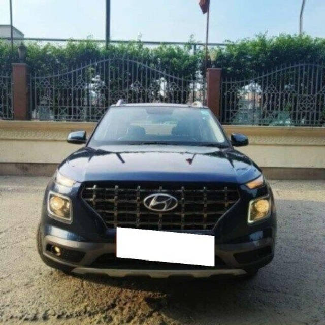 https://images10.gaadi.com/usedcar_image/3696709/original/processed_img2925658__used_car_2925658_1701390534.png?imwidth=6400
