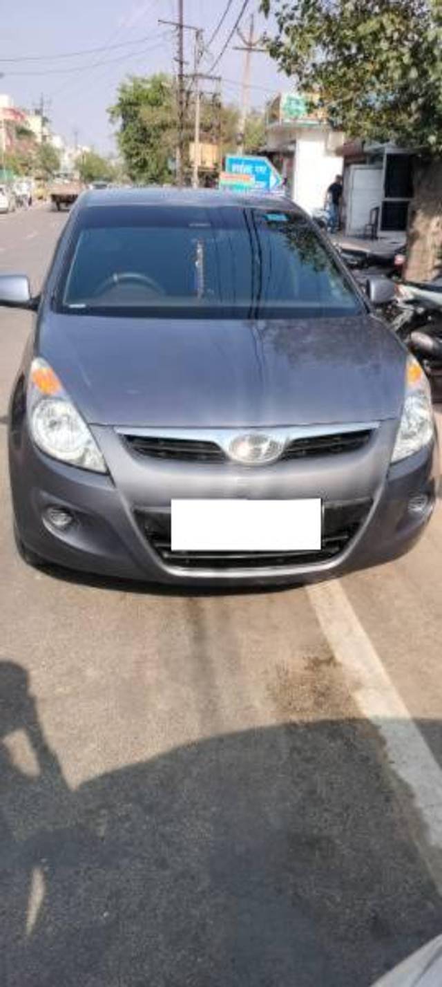 https://images10.gaadi.com/usedcar_image/3696747/original/processed_54eb8518-0123-4a60-9c60-3375b71034ee.jpg?imwidth=6402