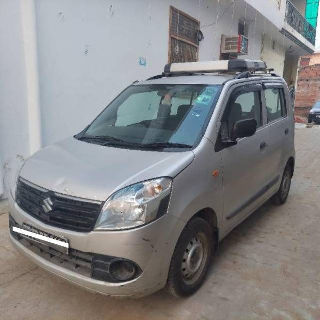 https://images10.gaadi.com/usedcar_image/3696759/original/processed_29ac2564-062b-47c5-8d6e-3d0ebc279d00.jpg?imwidth=6401