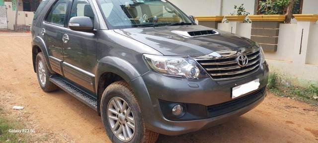 https://images10.gaadi.com/usedcar_image/3696778/original/processed_8ef9b95d-3363-4206-a398-0ce4ca83b3b4.jpeg?imwidth=6401