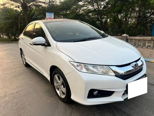 https://images10.gaadi.com/usedcar_image/3696787/original/processed_img2925670__used_car_2925670_1701401370.jpg?imwidth=6400