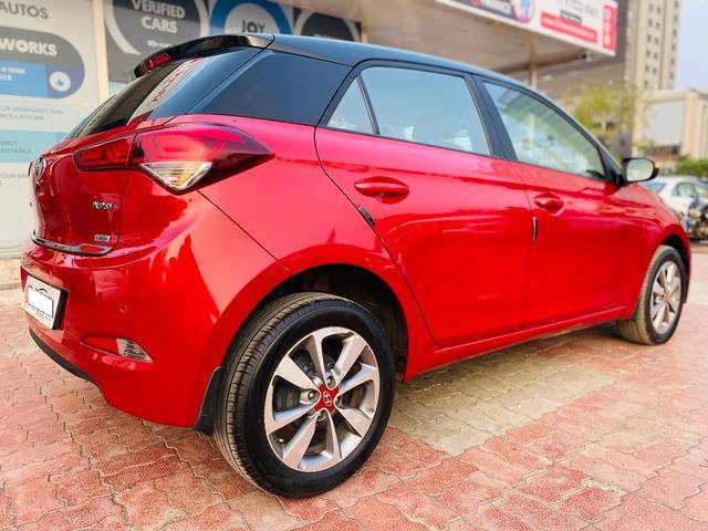 https://images10.gaadi.com/usedcar_image/3696893/original/processed_img2925687__used_car_2925687_1701407898.jpg?imwidth=6401