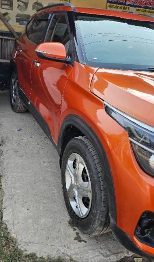 https://images10.gaadi.com/usedcar_image/3696909/original/processed_9eed960b-0b6e-4b86-8d00-1e47bacd2bb6.jpg?imwidth=6402