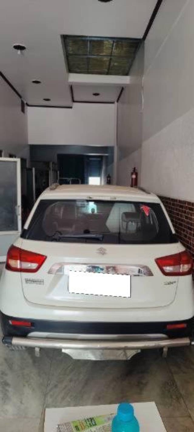 https://images10.gaadi.com/usedcar_image/3696924/original/processed_a68c06bf-8c03-4b5f-9c82-40f1ca56b708.jpg?imwidth=6401