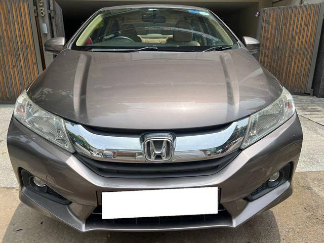 https://images10.gaadi.com/usedcar_image/3696936/original/processed_img2925707__used_car_2925707_1701409605.jpg?imwidth=6400