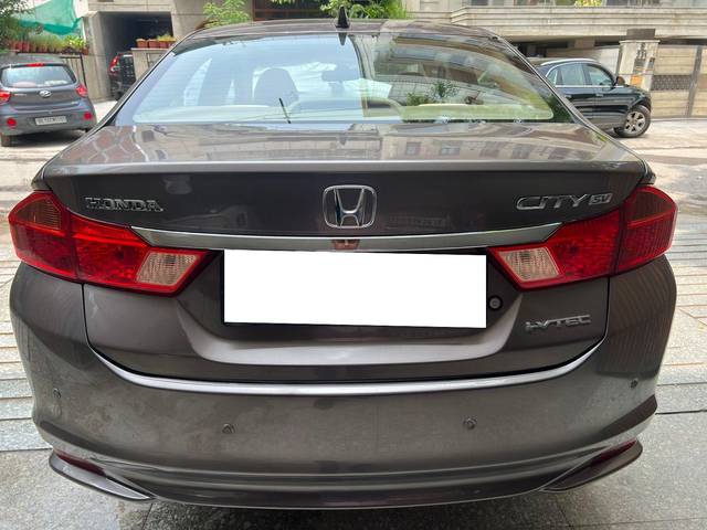 https://images10.gaadi.com/usedcar_image/3696936/original/processed_img2925707__used_car_2925707_1701409614.jpg?imwidth=6401