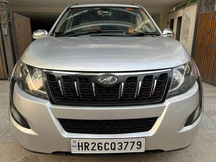 Mahindra XUV500 W6 2WD Mahindra XUV500 W6 2WD