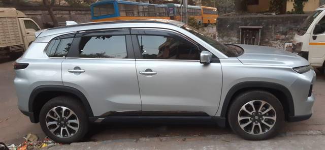 https://images10.gaadi.com/usedcar_image/3696954/original/processed_img2925715__used_car_2925715_1701410019.jpg?imwidth=6401