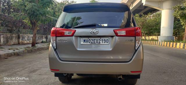 https://images10.gaadi.com/usedcar_image/3696961/original/processed_img2925719__used_car_2925719_1701410362.jpg?imwidth=6402