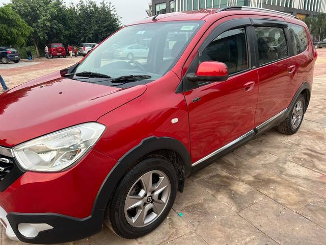 https://images10.gaadi.com/usedcar_image/3696964/original/processed_img2925720__used_car_2925720_1701410312.jpg?imwidth=6402