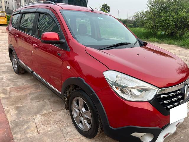https://images10.gaadi.com/usedcar_image/3696964/original/processed_img2925720__used_car_2925720_1701410313.jpg?imwidth=6401