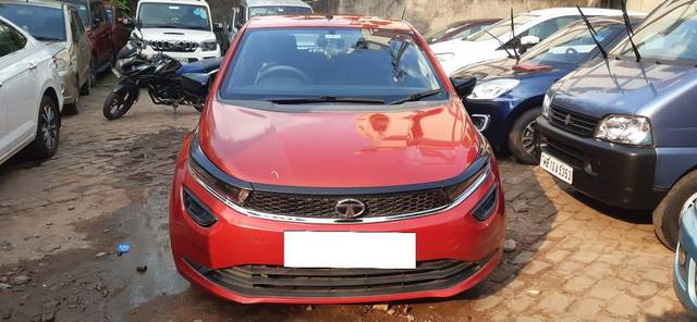https://images10.gaadi.com/usedcar_image/3696965/original/processed_img2925721__used_car_2925721_1701410327.jpg?imwidth=6402
