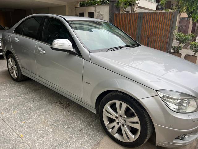 https://images10.gaadi.com/usedcar_image/3696971/original/img2925723__used_car_2925723_1701410459.jpg?imwidth=6400