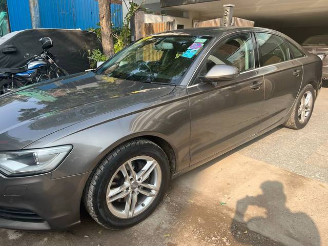 https://images10.gaadi.com/usedcar_image/3696977/original/img2925724__used_car_2925724_1701410696.jpg?imwidth=6401