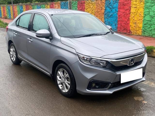 https://images10.gaadi.com/usedcar_image/3696982/original/processed_img2925727__usedcar_whatsappimage2023_09_14at112805_1__1401701410301_1701410346.jpeg?imwidth=6400