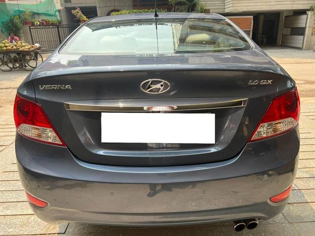 https://images10.gaadi.com/usedcar_image/3696983/original/processed_img2925728__used_car_2925728_1701410863.jpg?imwidth=6402