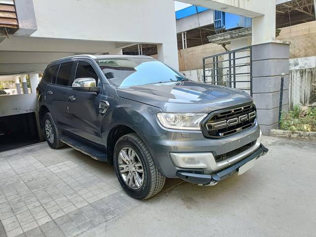 https://images10.gaadi.com/usedcar_image/3697019/original/processed_img2925741__usedcar_img20231017104415_2021701411547_1701411950.jpg?imwidth=6400