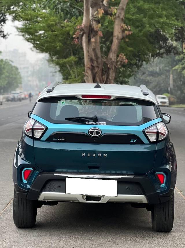 https://images10.gaadi.com/usedcar_image/3697026/original/processed_img2925745__used_car_2925745_1701412207.jpg?imwidth=6401