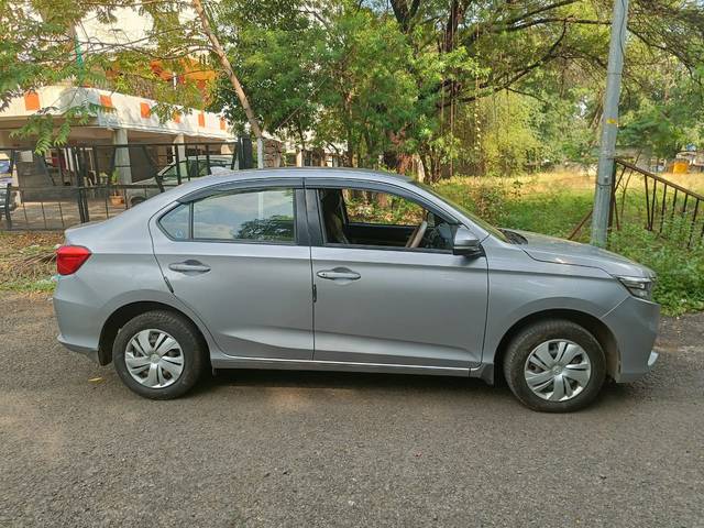 https://images10.gaadi.com/usedcar_image/3697042/original/img2925758__used_car_2925758_1701412334.jpg?imwidth=6401