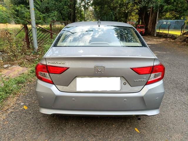 https://images10.gaadi.com/usedcar_image/3697042/original/processed_img2925758__used_car_2925758_1701412338.jpg?imwidth=6402