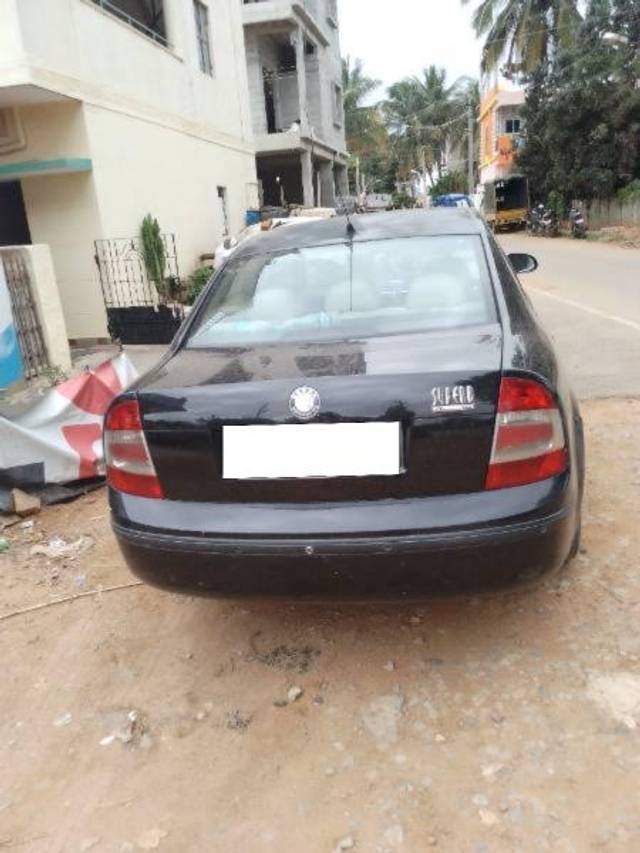 https://images10.gaadi.com/usedcar_image/3697084/original/processed_ba571399-60fb-477d-b274-642946947385.jpg?imwidth=6401