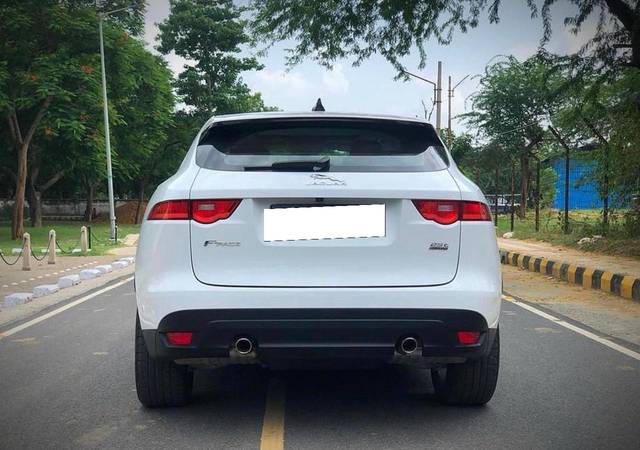 https://images10.gaadi.com/usedcar_image/3697108/original/processed_img2925785__usedcar_4_2925785_1701415464.jpeg?imwidth=6402