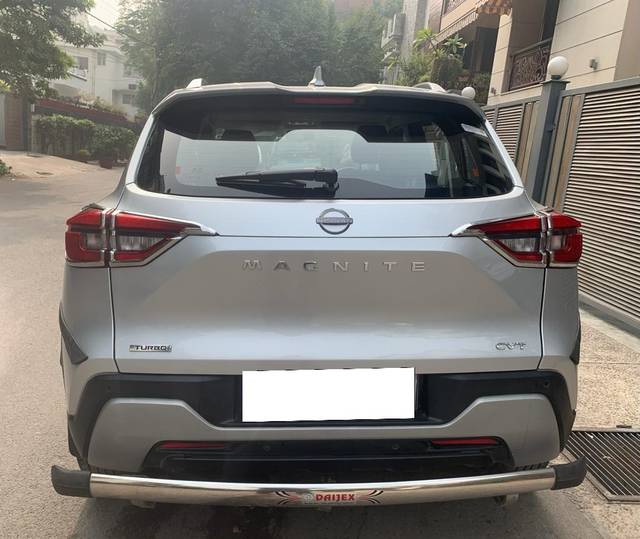 https://images10.gaadi.com/usedcar_image/3697150/original/processed_img2925802__usedcar_photo_2023_12_01_12_13_08_4_3511701415144_1701415198.jpg?imwidth=6401