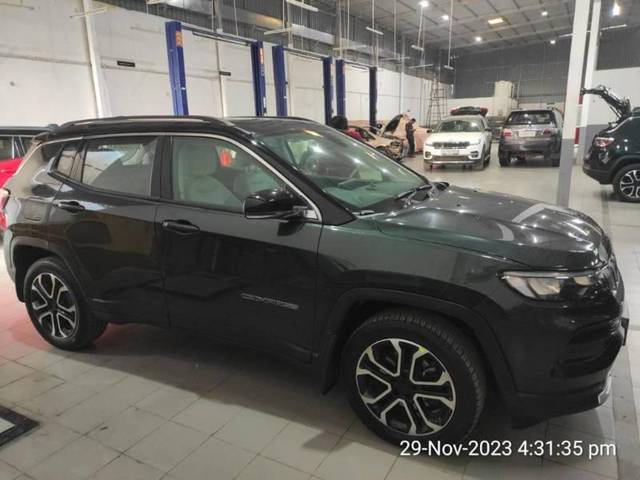 https://images10.gaadi.com/usedcar_image/3697167/original/processed_a4b577ec-2834-4658-aa9a-7f28f2a8243c.jpg?imwidth=6402